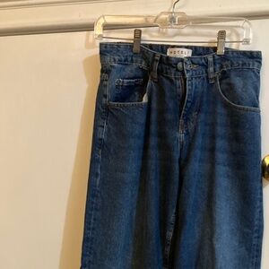 listing-status-banner